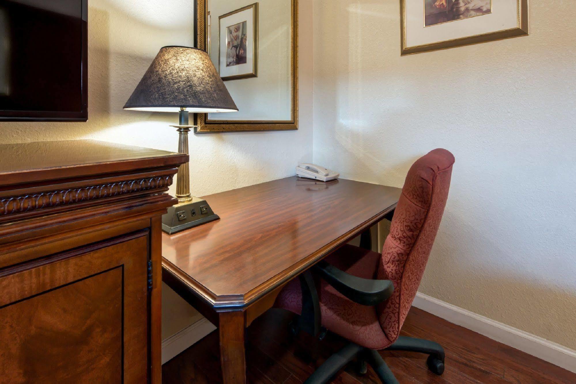 Super 8 By Wyndham Greensburg Extérieur photo